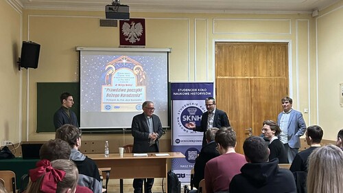 Wykład prof. Naumowicza