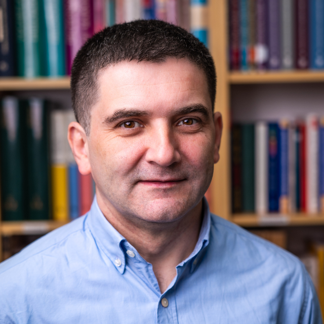 dr hab. Piotr Guzowski, prof. UwB