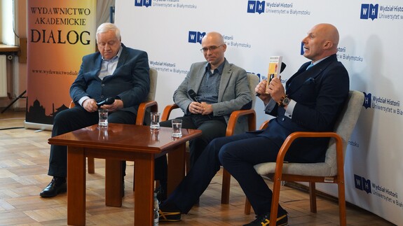 Spotkanie z autorami książki Nowa gra w Chińczyka fot. Robert Czajkowski