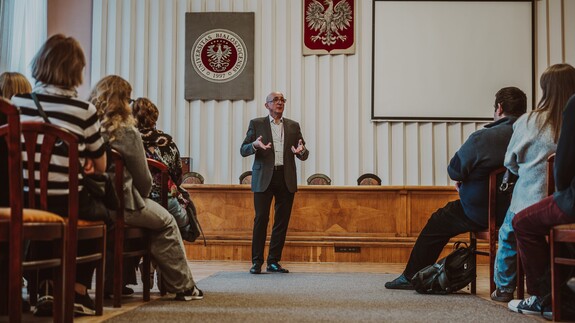 Ostatnie oprowadzanie po dawnym Domu Partii w Białymstoku organizowane przez Wydział Historii UwB