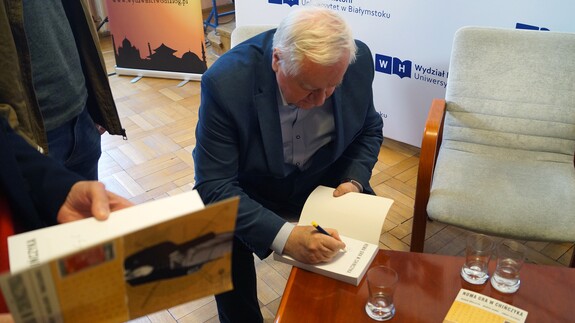Spotkanie z autorami książki Nowa gra w Chińczyka fot. Robert Czajkowski