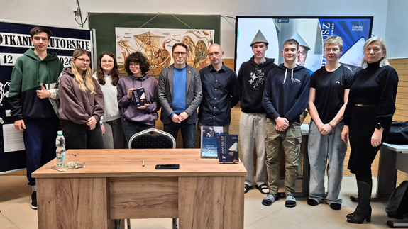 Dziekan prof. Tomasz Mojsik z wykładem w Szkole w Ciechanowcu