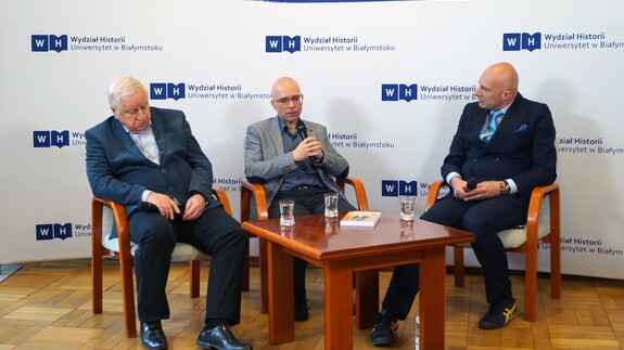 Spotkanie z autorami książki Nowa gra w Chińczyka fot. Robert Czajkowski