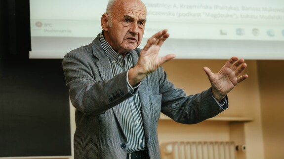 prof. dr hab. Jacek Ryszard Banaszkiewicz