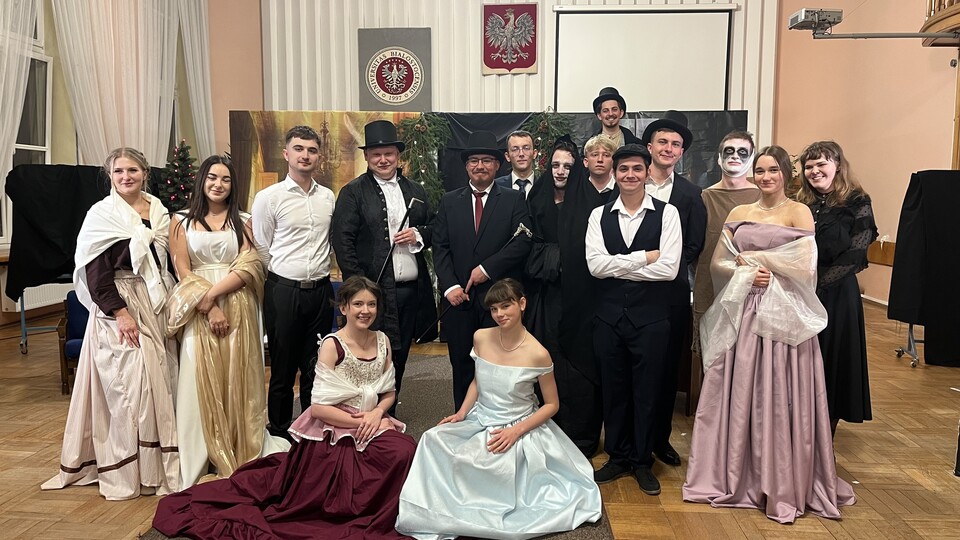 Świąteczne spotkanie i spektakl „Opowieść wigilijna” na Wydziale Historii UwB