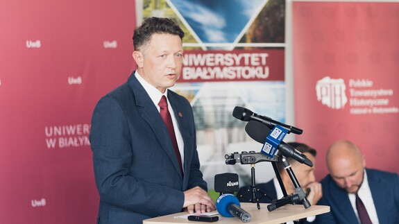 prof. dr hab. Mariusz Popławski - rektor UwB