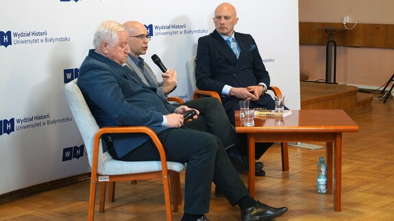 Spotkanie z autorami książki Nowa gra w Chińczyka fot. Robert Czajkowski