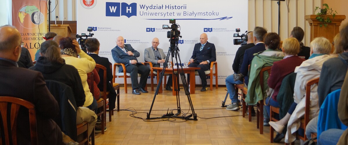 Spotkanie z autorami książki Nowa gra w Chińczyka fot. Robert Czajkowski